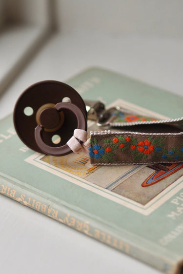 Colour Pacifier Mocha
